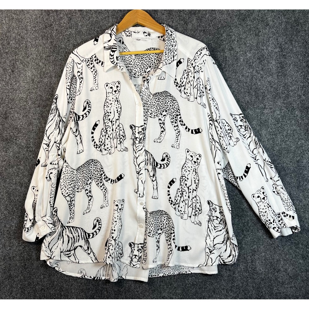 Jane + Delancey Women 3X White Black Tiger Cheetah Print Button Down Shirt